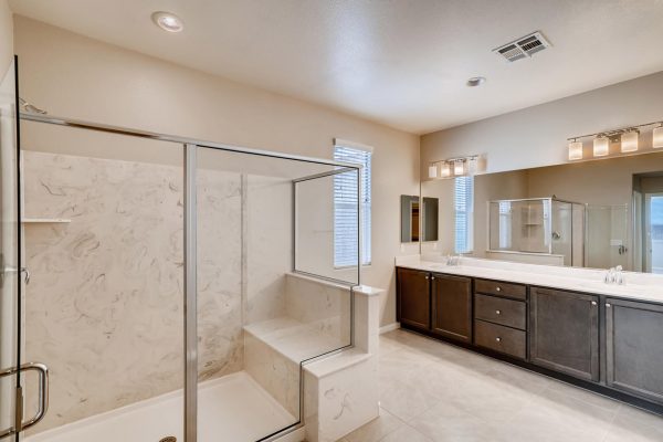 1324-Sequoia-St-Boulder-City-large-016-024-Master-Bathroom-1499x1000-72dpi