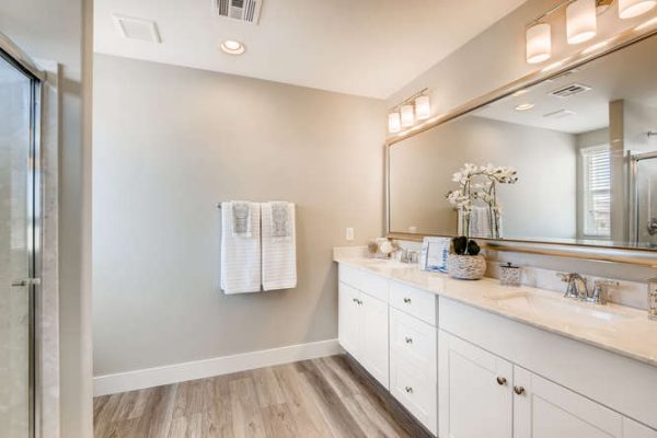 5486 Enchanted Rose Street Las-small-016-016-2nd Floor Master Bathroom-666x444-72dpi