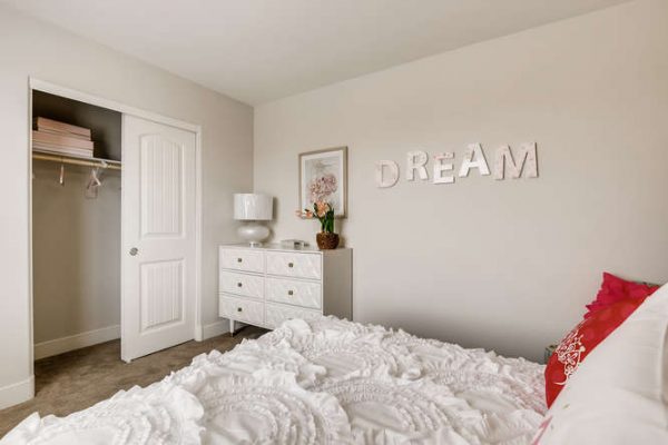 5486 Enchanted Rose Street Las-small-020-015-2nd Floor Bedroom-666x444-72dpi